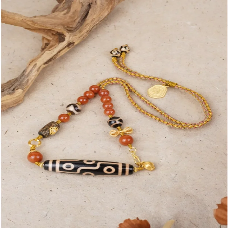 

Tibet Potala Palace nine eyes day beads south red pendant necklace Tibet lanyard agate choker men's and women's pendant