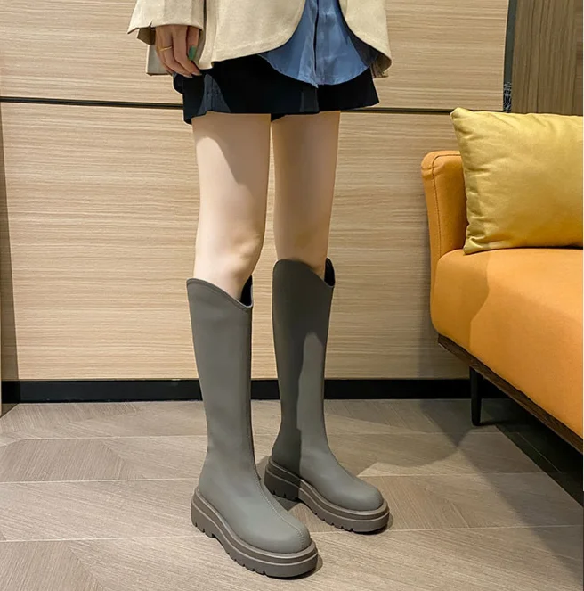 Lange Beine und mollige, neue MM2024-Ritterstiefel mit mattem Finish, nicht über das Knie reichende, warme Damenstiefel mit V-Ausschnitt und dicker Sohle_voghion.com