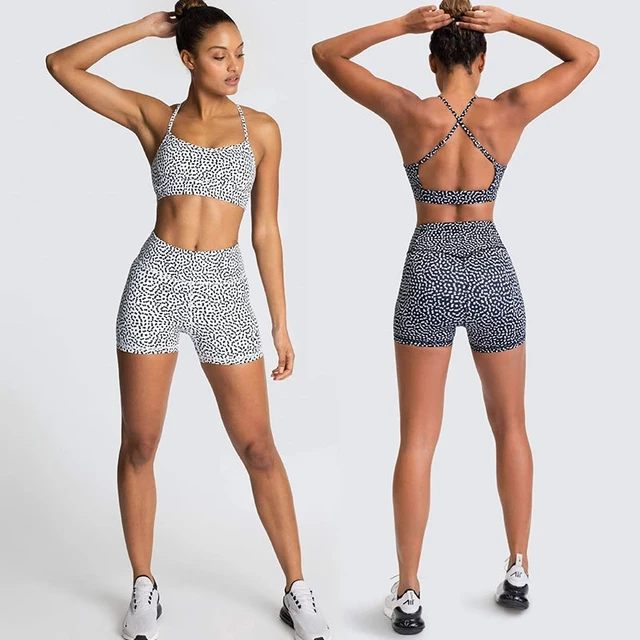 Conjuntos deportivos de dos piezas para mujer, conjunto de pantalones  cortos de entrenamiento para Fitness, ropa deportiva Sexy para gimnasio,  ropa de verano con cuello Halter, negro y blanco - AliExpress