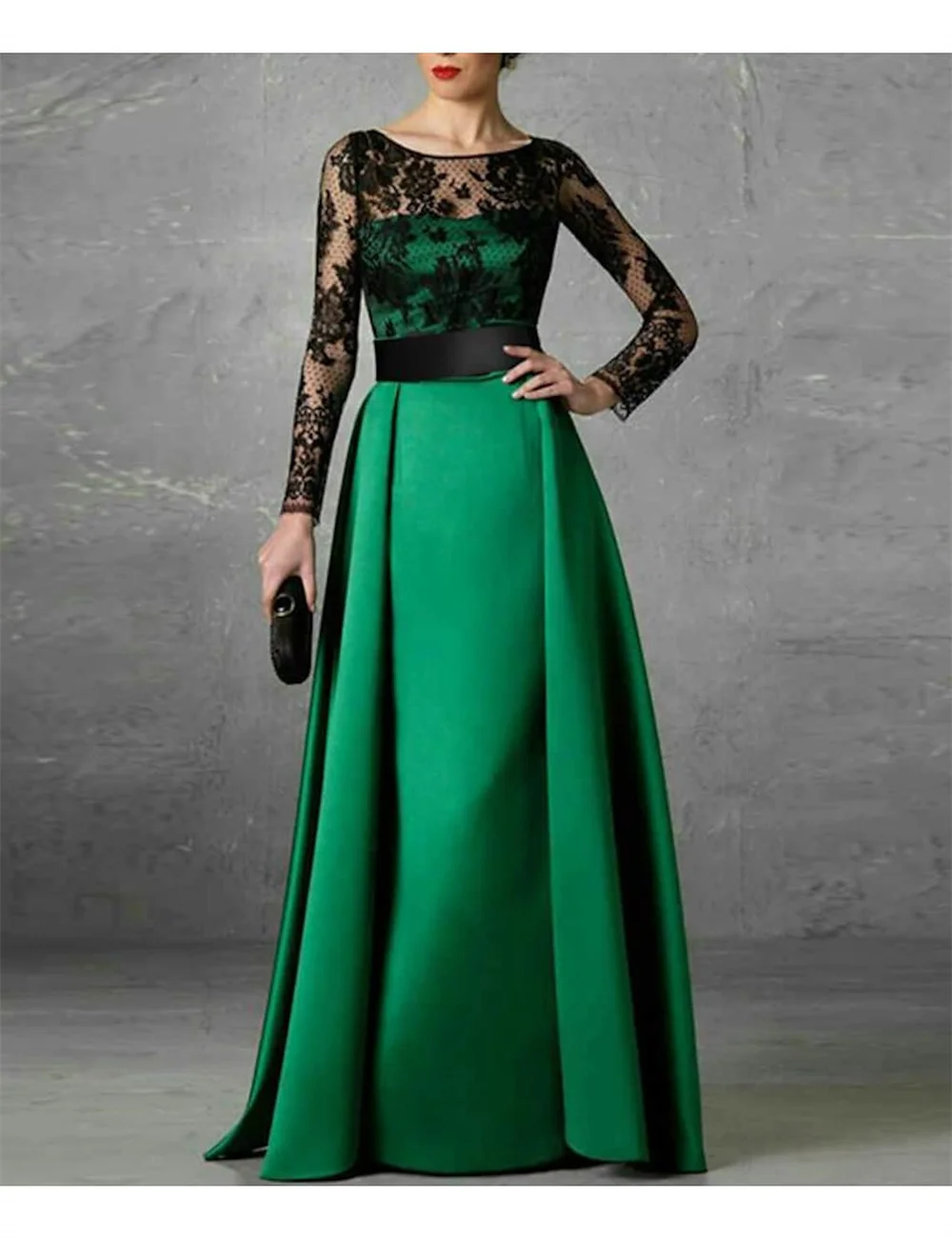 

A-Line Mother of The Bride Dresses Elegant Wedding Party Dresses Illusion Long Sleeve Floor Length Satin with Lace Appliques