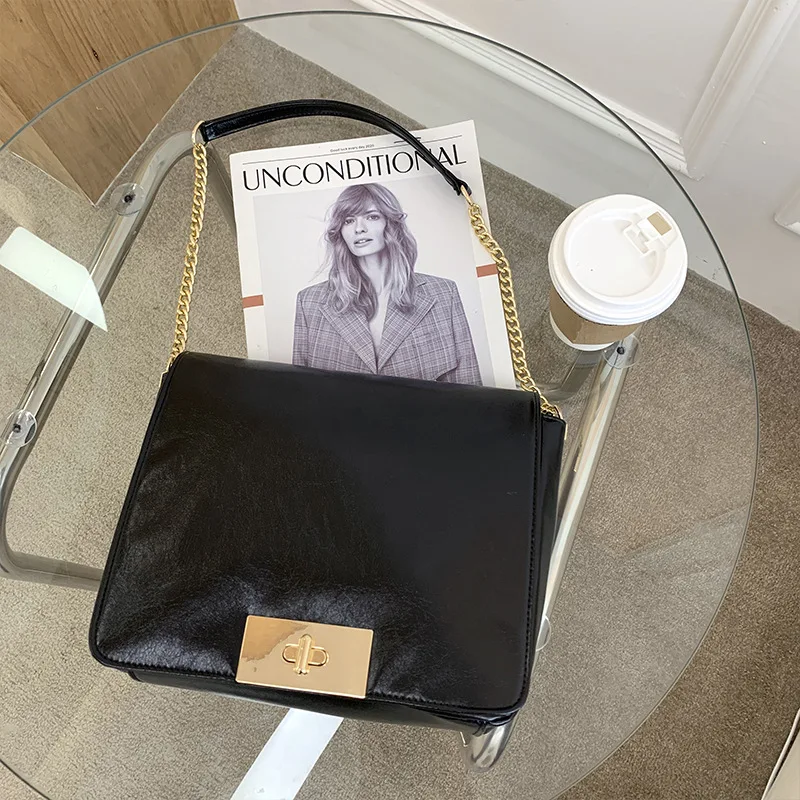 

2023 Women New Fashion Personality Vintage Soft Large Capacity Handbag Underarm Bag Shoulder Bag Chain Bag Office Daily