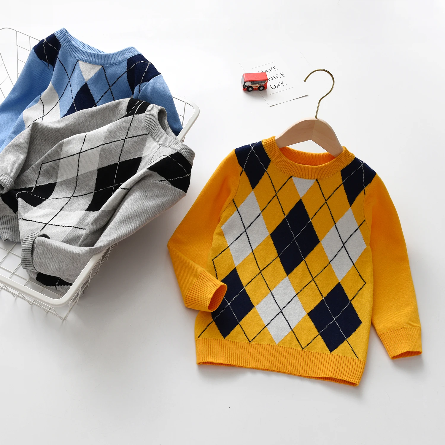 Autumn and winter boy warm sweater plaid lattice long -sleeved sweater college style baby boy knit