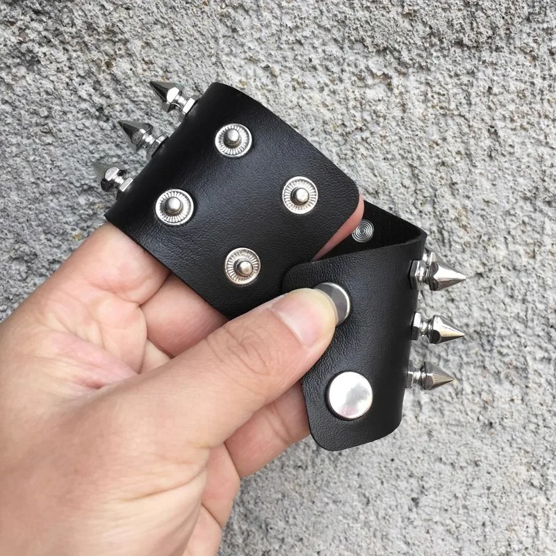 Retro Punk Wide Pu Leather Bracelets with Metal Spike Studded  Adjustable Spike Rivets Cuff Bangle Hip-hop Fashion Accessories