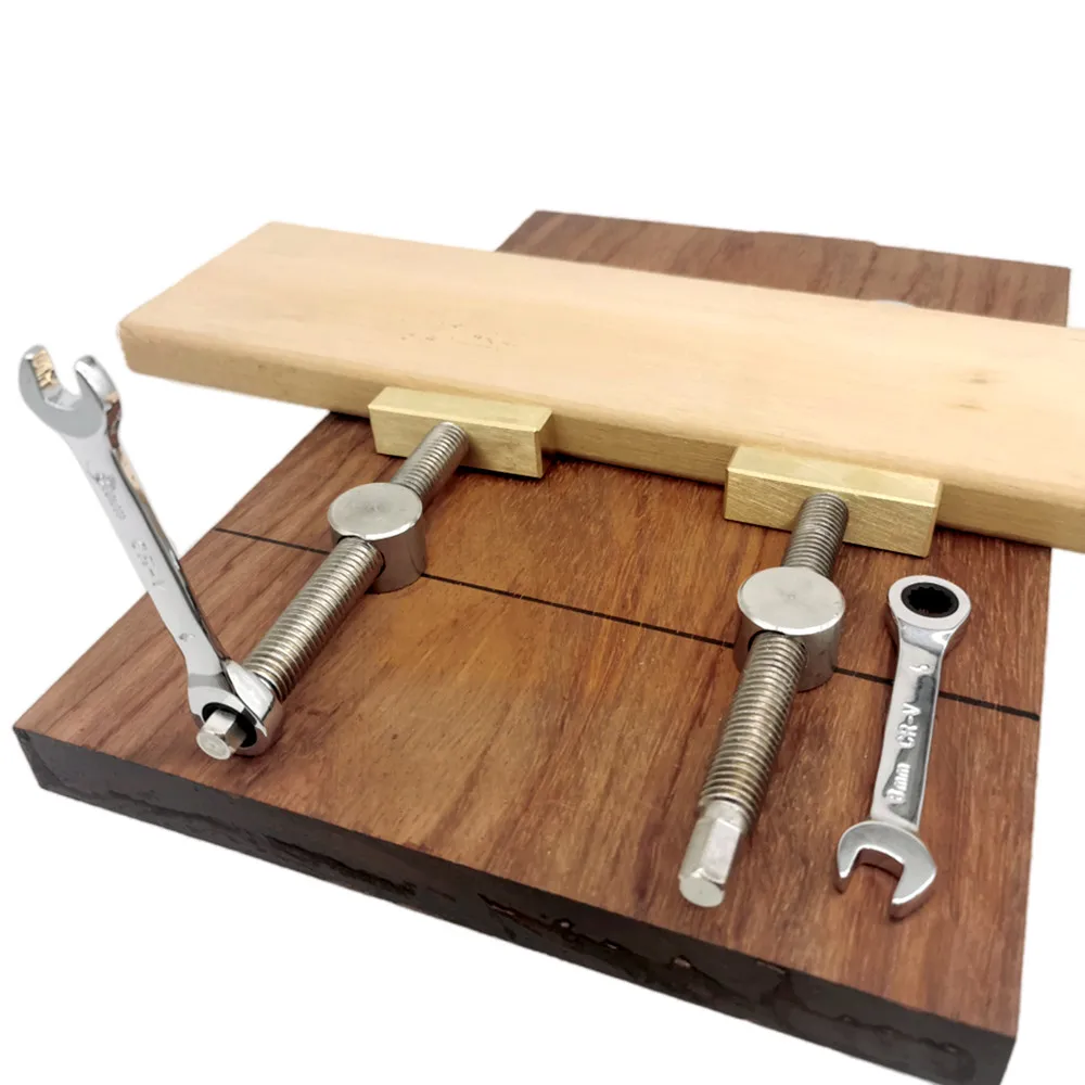 Morsetti Da Tavolo Per Lavorazione Legno | 2 Clip Con 4 Cani | Fori 20mm - Foto 2