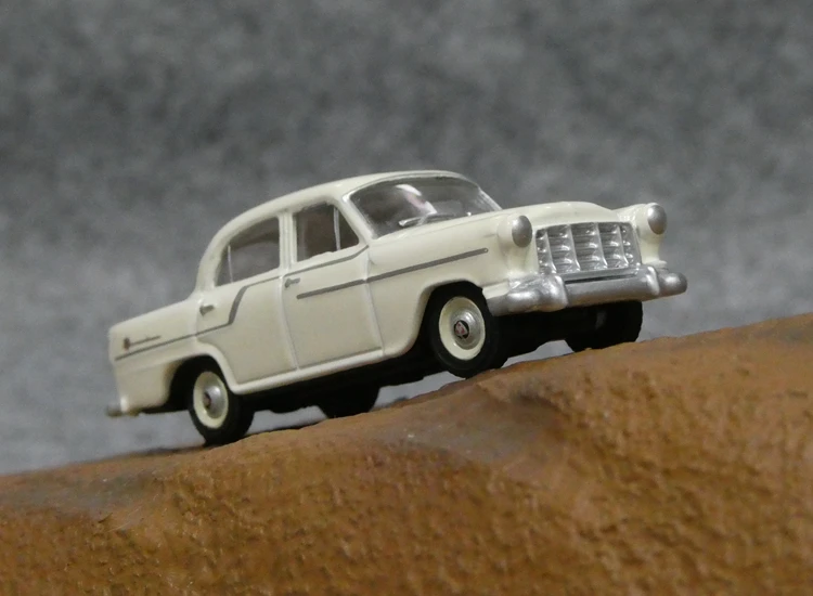 1/87 HO Scale Alloy Car Model 1958 FC Sedan Vintage Car Model Train Scene Miniature Collection Sand Table Landscape For Gifts