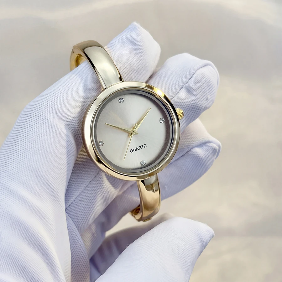 Elegant Classic Round-Face Ladies' Bracelet Wristwatch