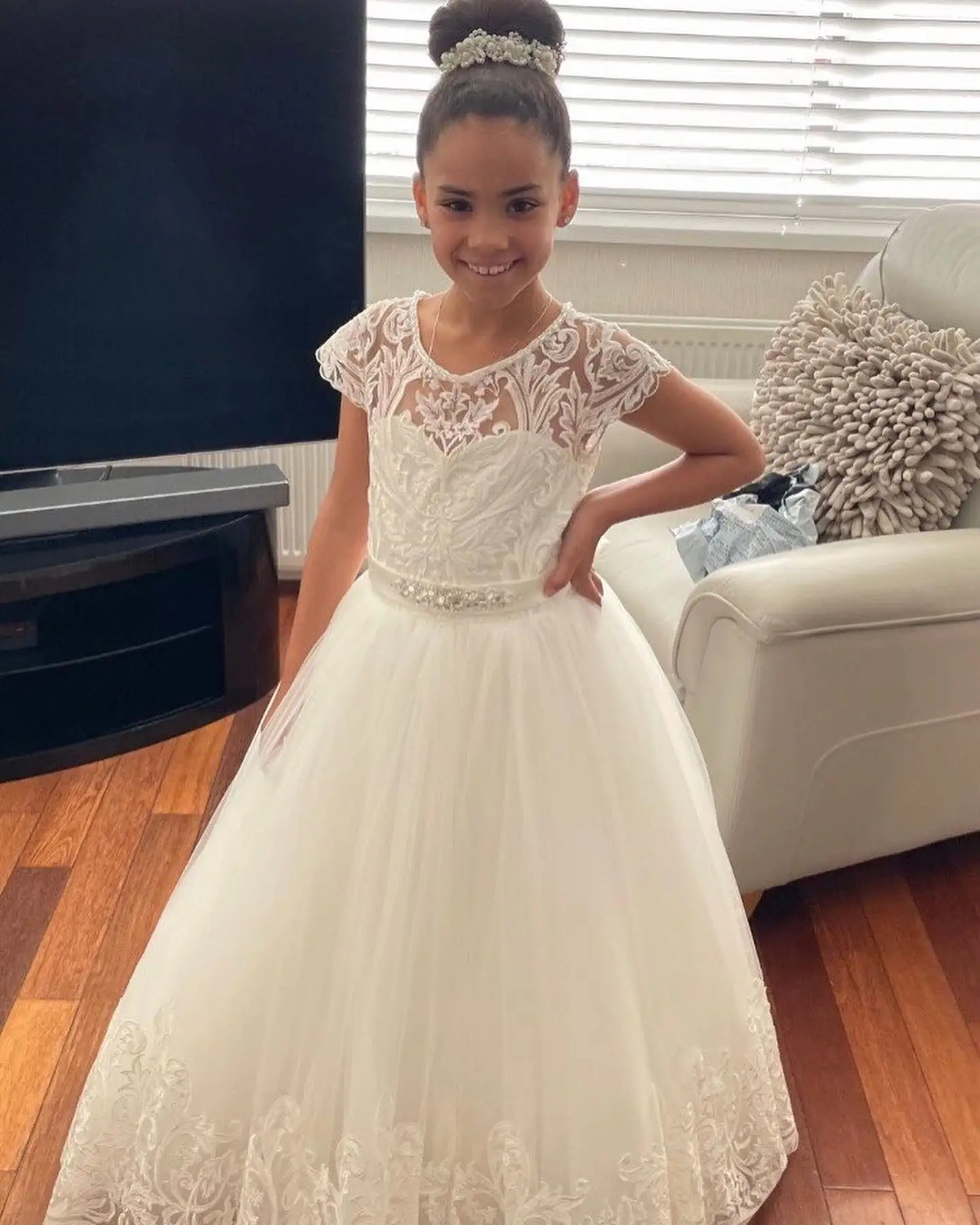 Lace Tulle Flower Girl Dresses for Wedding Ivory Beaded With Bow Kids Birthday Party Ball Gowns Princess First Communion Dress