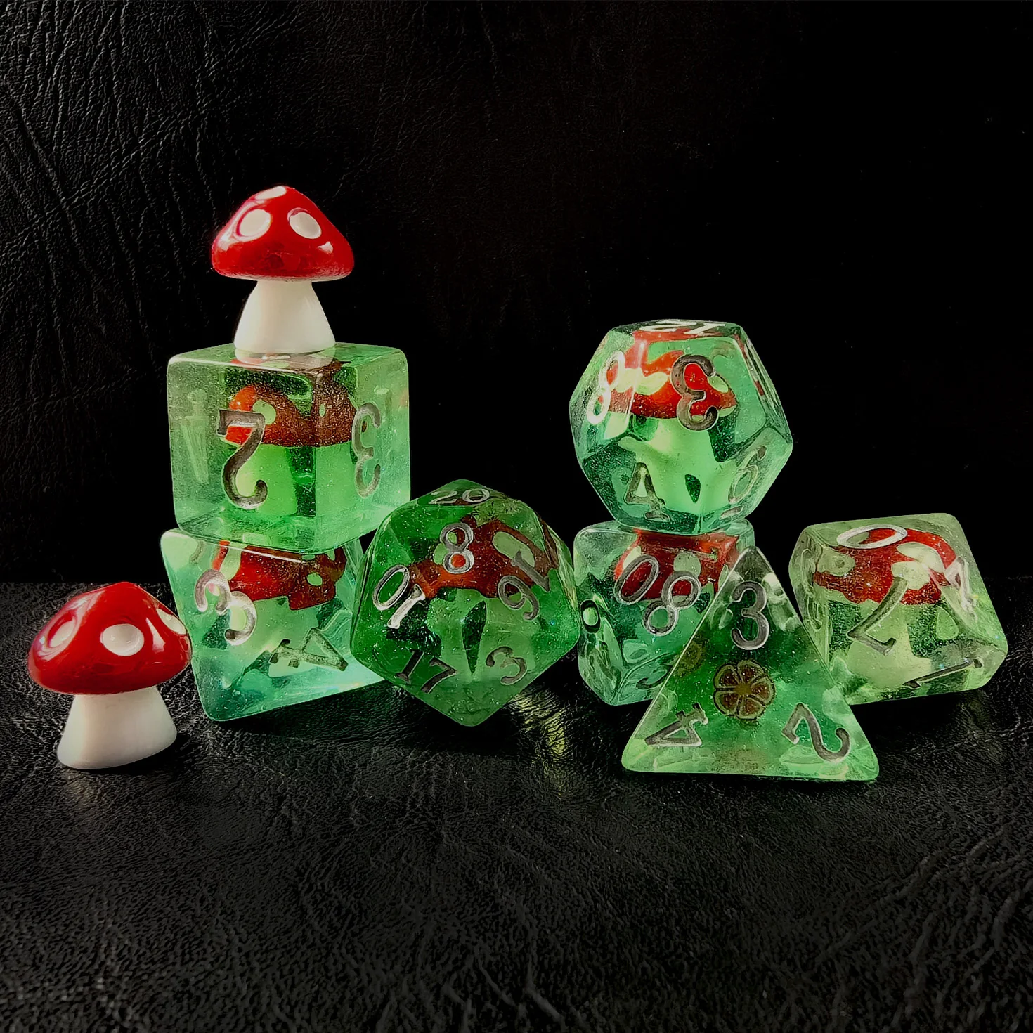 Mushroom 7PCS DND Polyhedral Dice Set, Cartoon Mushroom Dice for Role Playing Games and RPG MTG Table Games