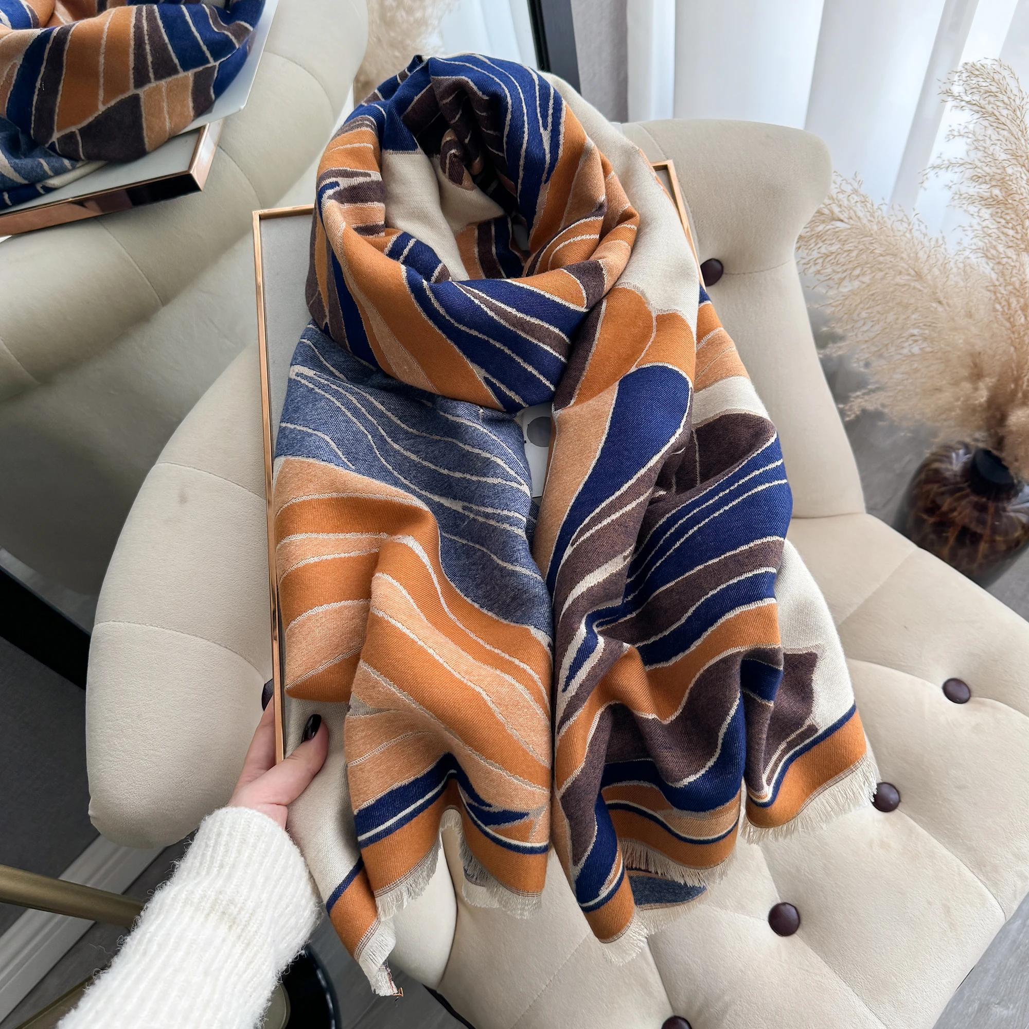 2024 Design Winter Warm Cashmere Shawl Fashion Scarf Women Neckerchief Pashmina Head Scarves Wrap Femal Poncho Echarpe Bandana