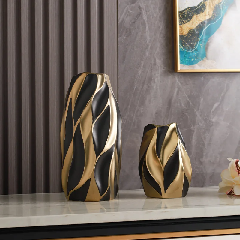 Light luxury gold painted ceramic vases, high-end creative living room, dining table decoration, home furnishings, hotel crafts, 3