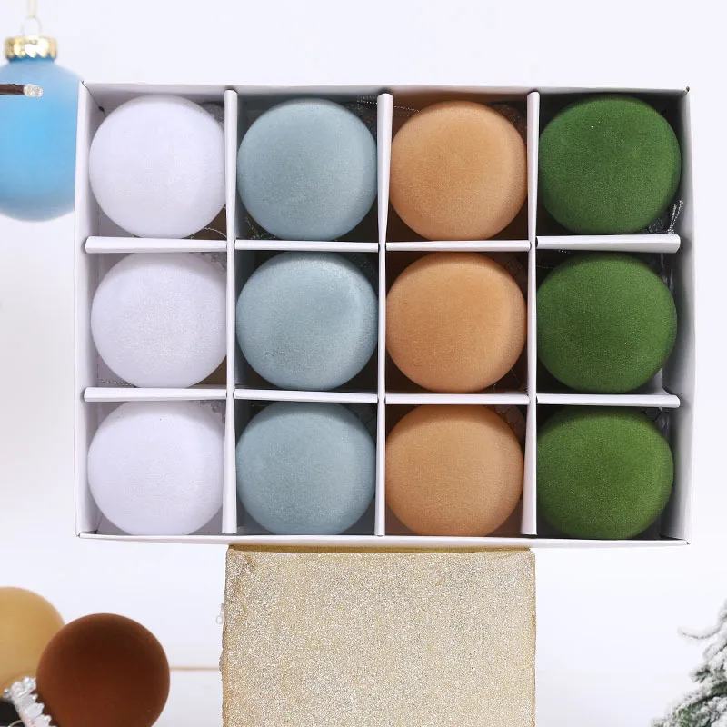 thumbnail image 1 of Bolas navideñas de terciopelo de 2,4 pulgadas, 12 unidades, bolas de adorno colgantes para árbol de Navidad, decoraciones para árbol de Navidad y Año Nuevo, 1 of 5