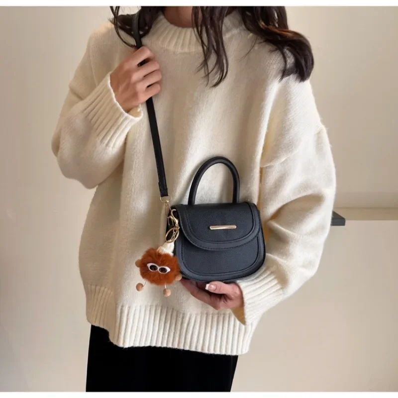 Niche Retro Handbag Winter Fashion Shoulder Bag Korean Version Crossbody Bag Versatile Temperament Saddle Female Shoulder Bag