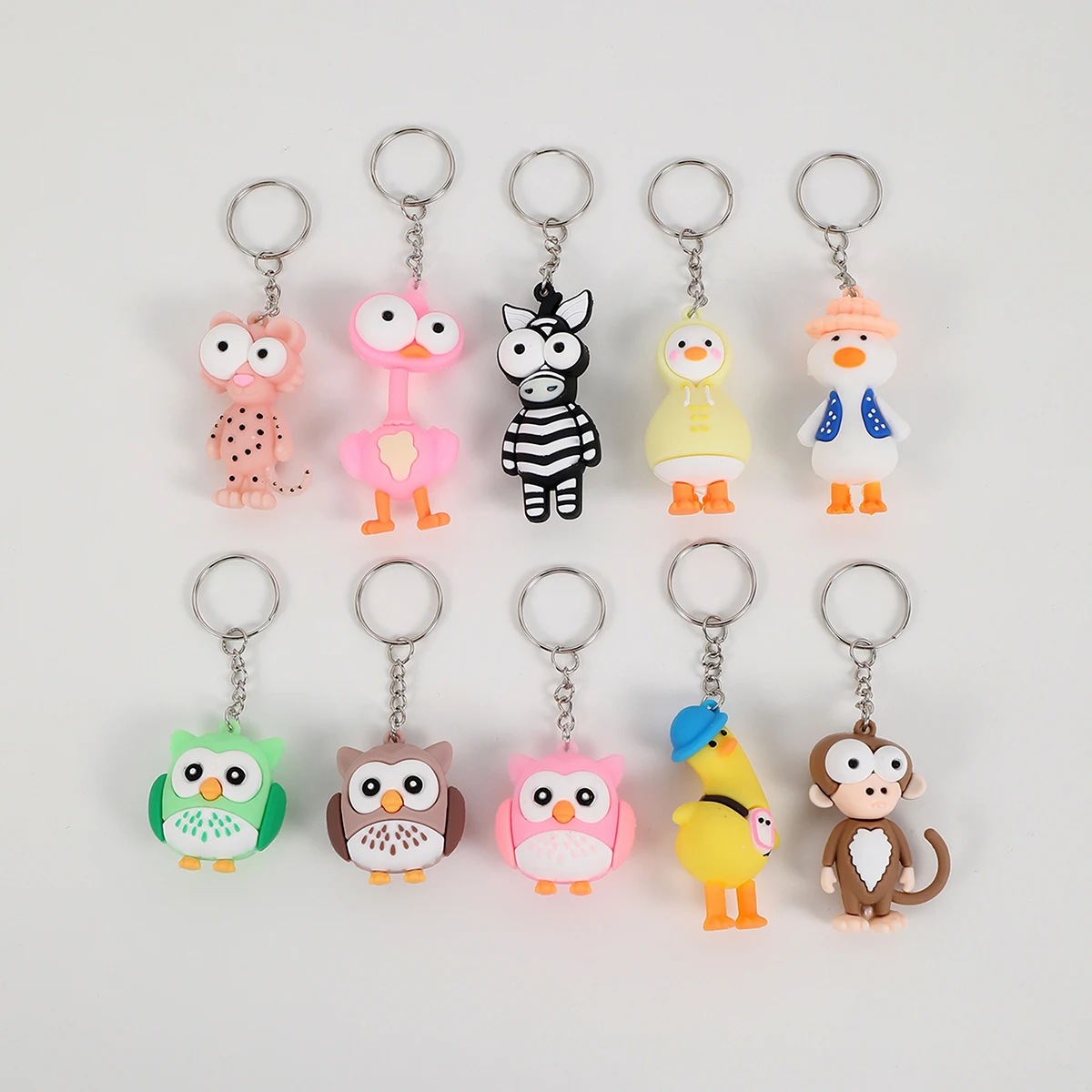 10 Stück Cartoon-Silikon-PVC-Tier-Schlüsselanhänger, Schlüsselring-Accessoires für die Schulanfangsfeier, als Gastgeschenke oder kleine Geschenke für Feiertage.