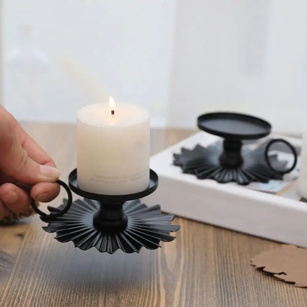 

Retro Design Candle Holder Scalloped Base Candle Holder Elegant Vintage Iron Candle Holder Set with Scalloped Base for Wedding