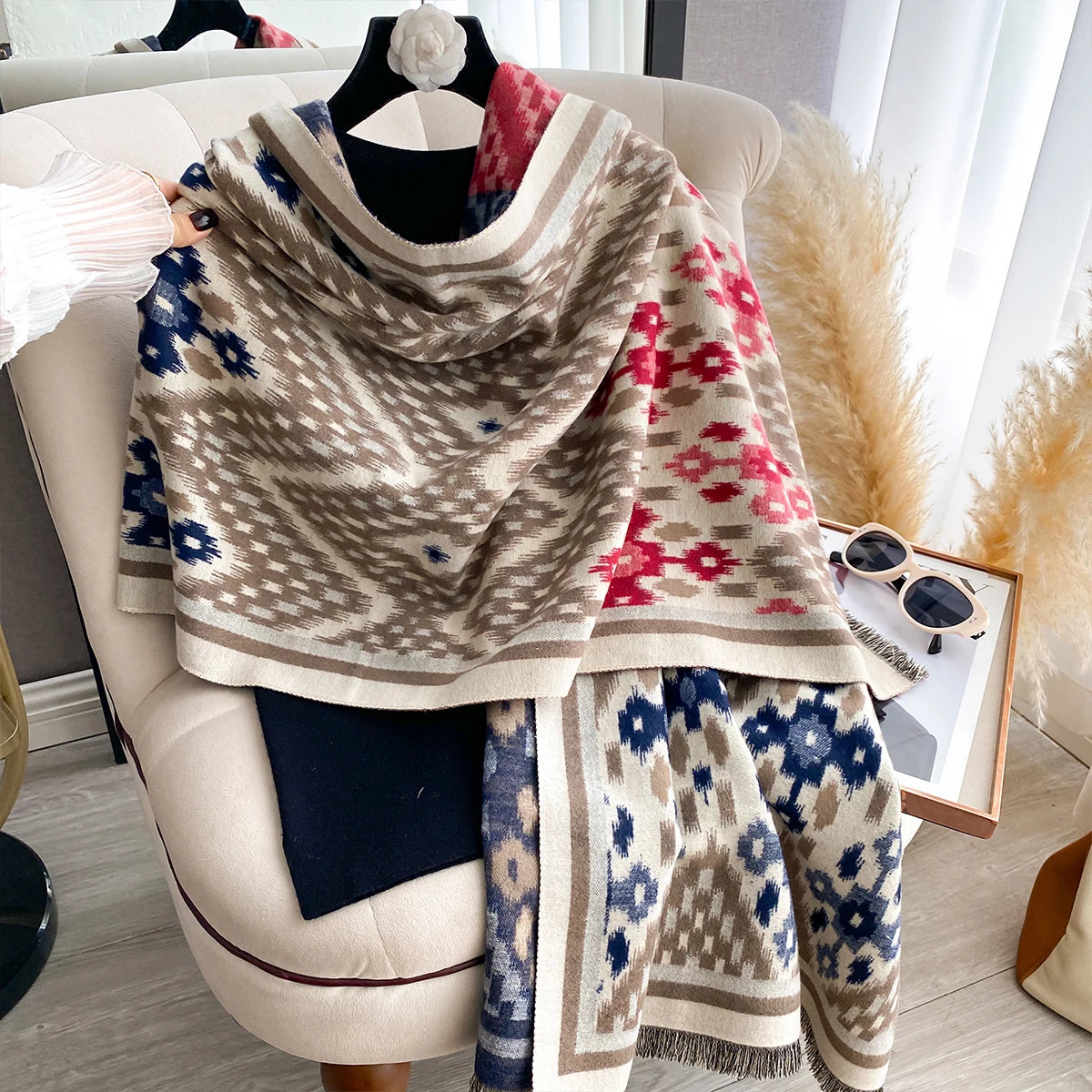 New Winter Warm Luxury Cashmere Scarf Women Thick Jacquard Fashion Shawl and Wraps Ladies Blanket Foulard Pashmina Bandana