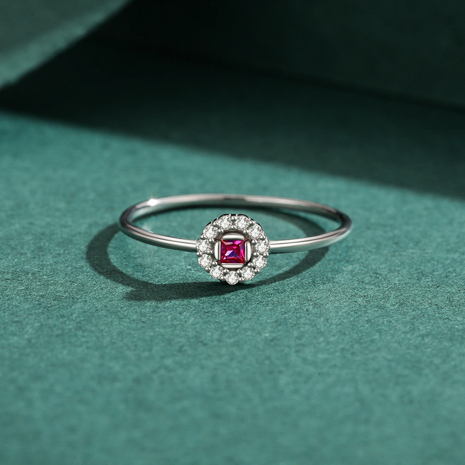 MODIAN 정통  섬세한 레드 크리스탈 여성을위한 작은 손가락 반지 웨딩 밴드 패션 성명 쥬얼리