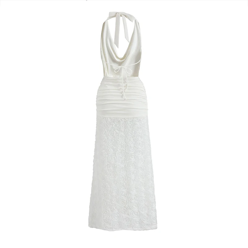 Vestido largo blanco sexy con cuello halter, espalda descubierta, plisado, con flores 3D y escote halter, ideal para fiestas de verano 2025 en la playa.