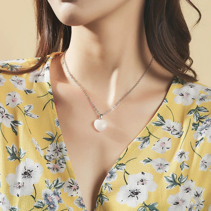 

Trendy Magnetic Glowing Heart Shaped Necklace for Couple Women Men Luminous Pendant Chain Flower Star Choker Party Jewelry Gift