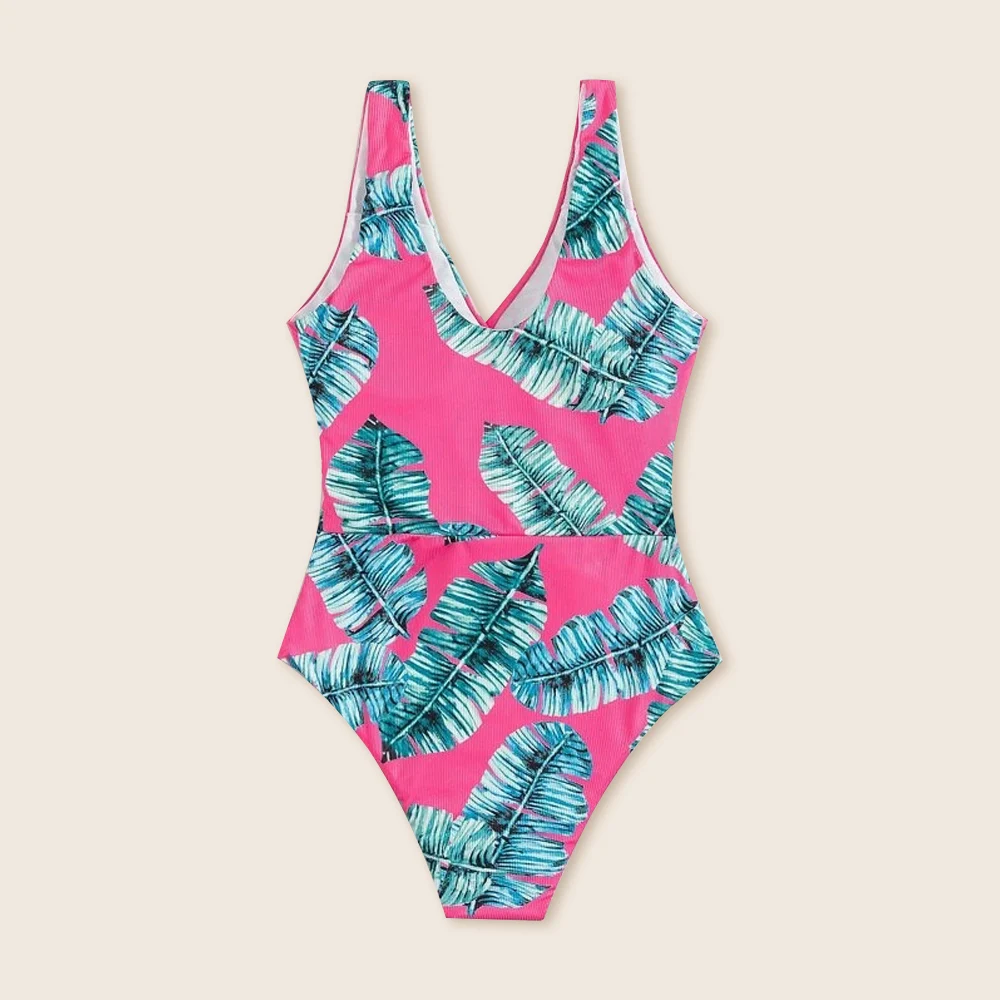 Family Matching Outfits Mother And Daughter Whole Swimsuit Father Son Beach Shorts Mom Kids Swimwear Summer Bathing Suits 3