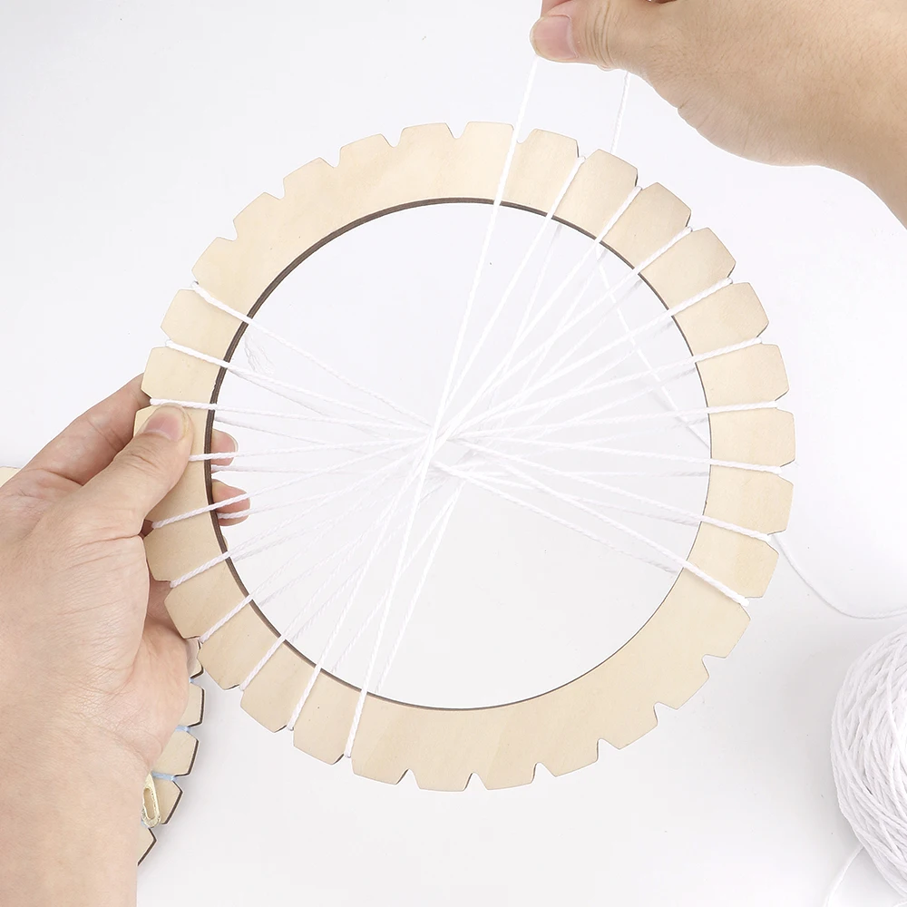Circular Wooden Weaving Loom Kit - DIY Craft and Decoration Tool