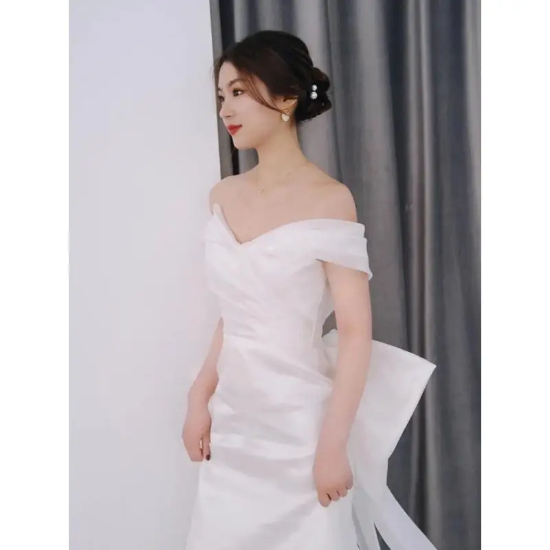 One Shoulder Light Wedding Dress Simple Backless Bride's Wedding Dress White Elegant Bow Trailing Dress Plus Size Customized 2