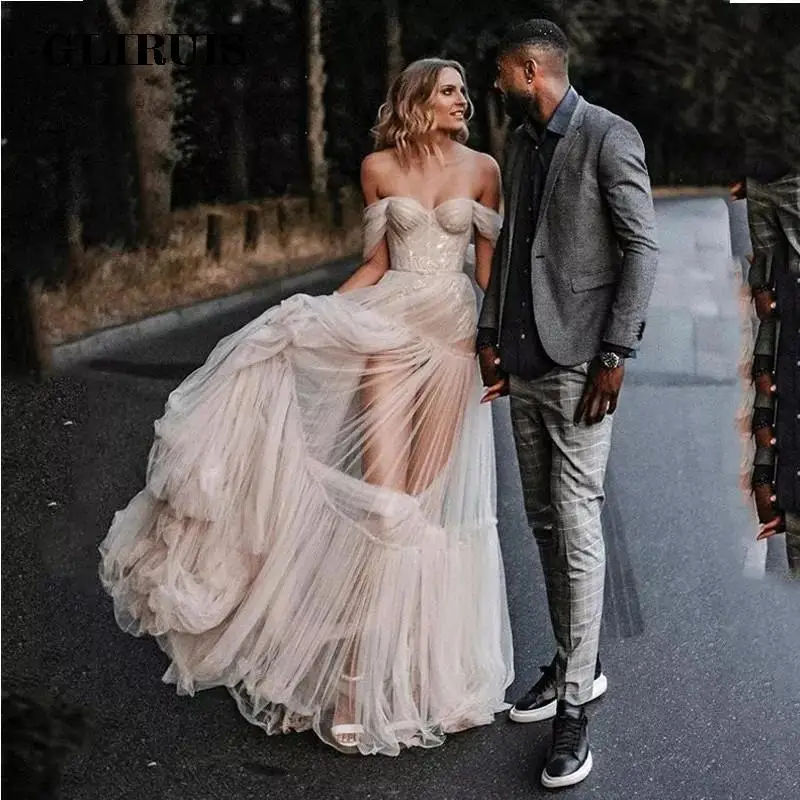 

2022 Boho Beach Wedding Dresses Off the shoulder Lace Appliqued Bridal Gowns Sleeveless Illusion Elegant Bohemian Dresses