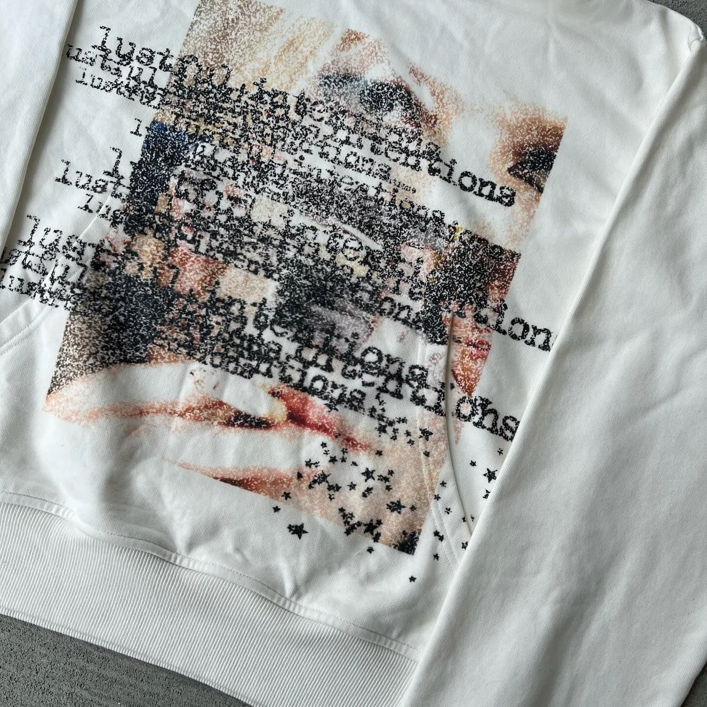 2000s Punk Hip Hop Classic Rock Print Simple Sweatshirt Personalized Men Women All-match Hoodies Vintage Casual Loose Pullovers