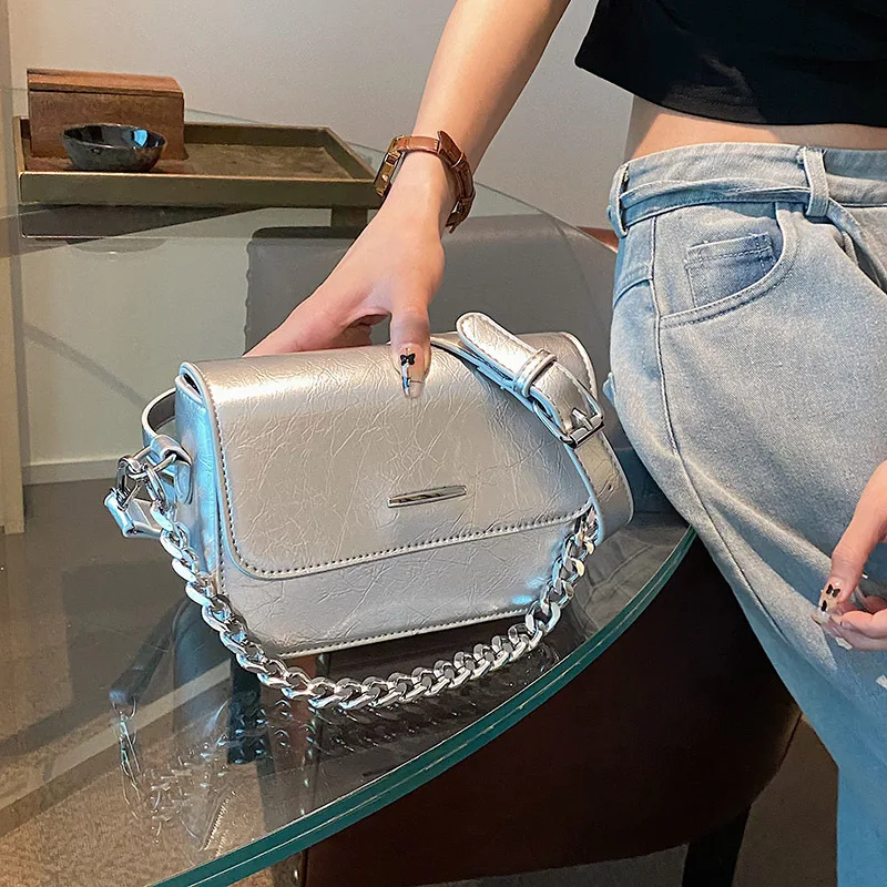 

Spring and summer diagonal cross bag female new fashion silver chain small square bag Yangqi hundred hitched shoulder bag