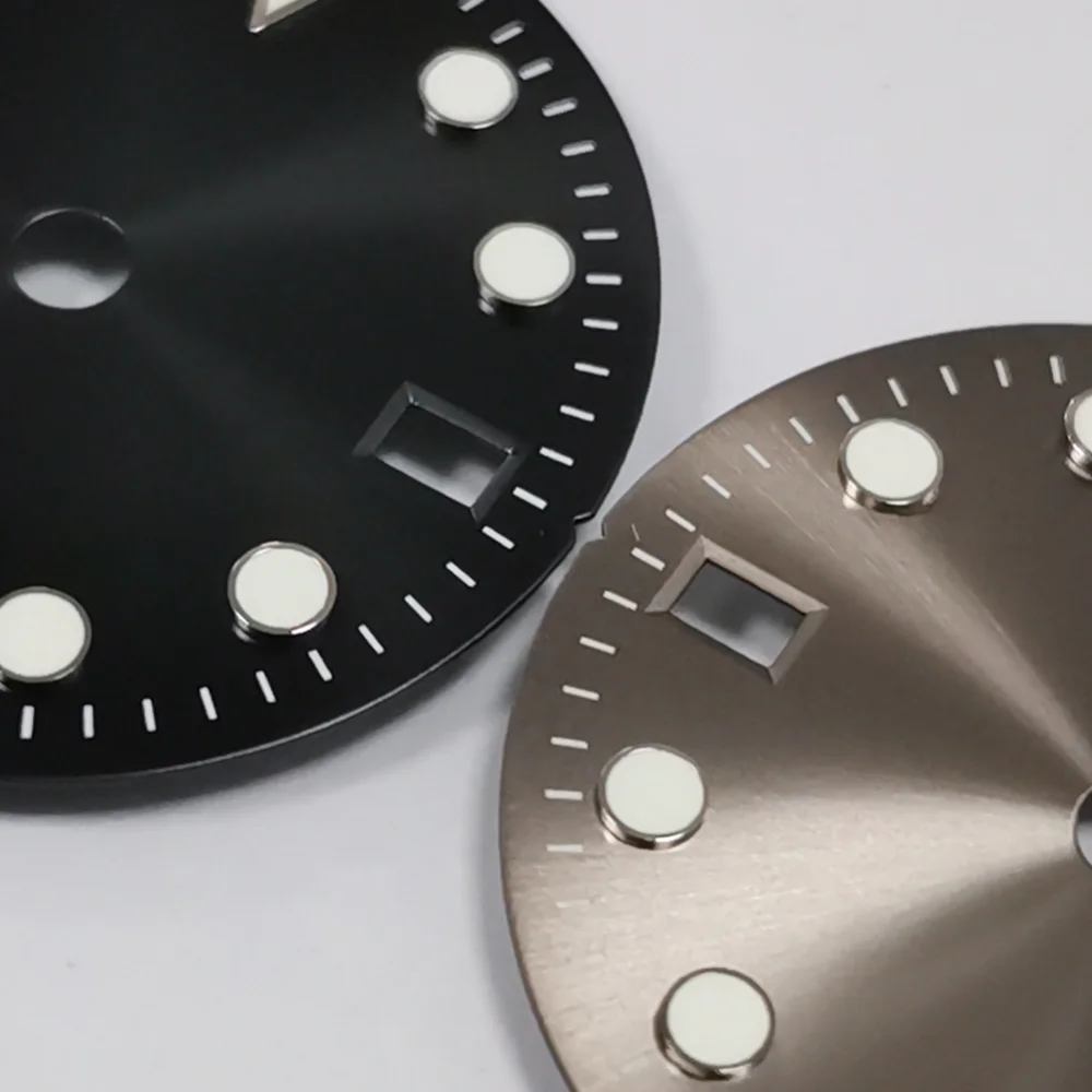 Green Luminous Watch Dial with GMT Four-Hand Design