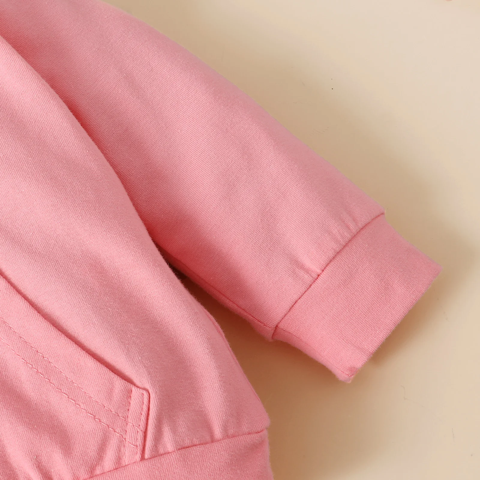 0-2 Jahre alte Neugeborene Mädchen Frühling und Herbst Kapuze Brief gedruckt Langarm Hosen Mode Set – Detail 5