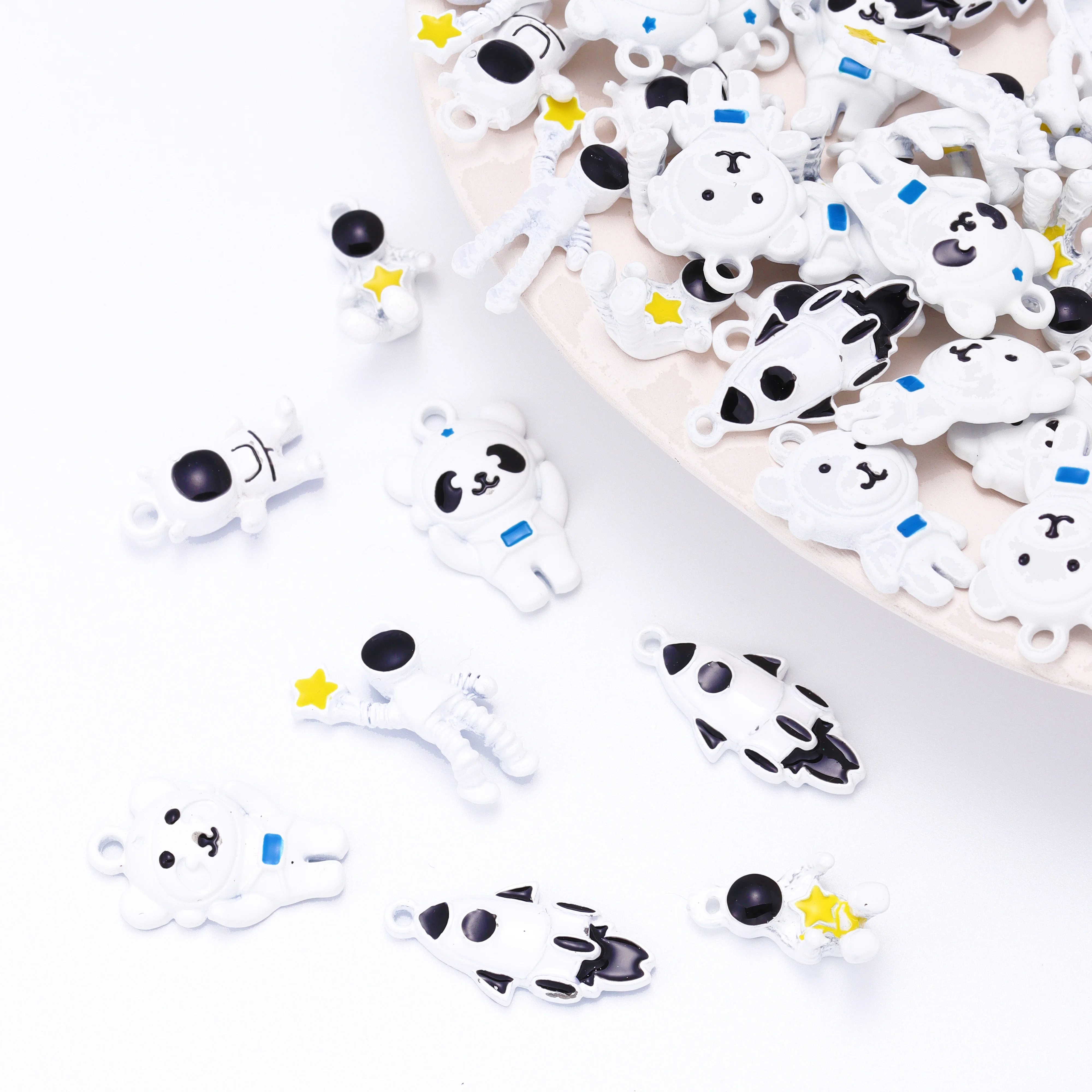 

10Pcs/Lots Mixed Style Enamel Astronaut Star Charms Making DIY Bracelet Necklace Pendant Handmade Jewellery Accessories Finding
