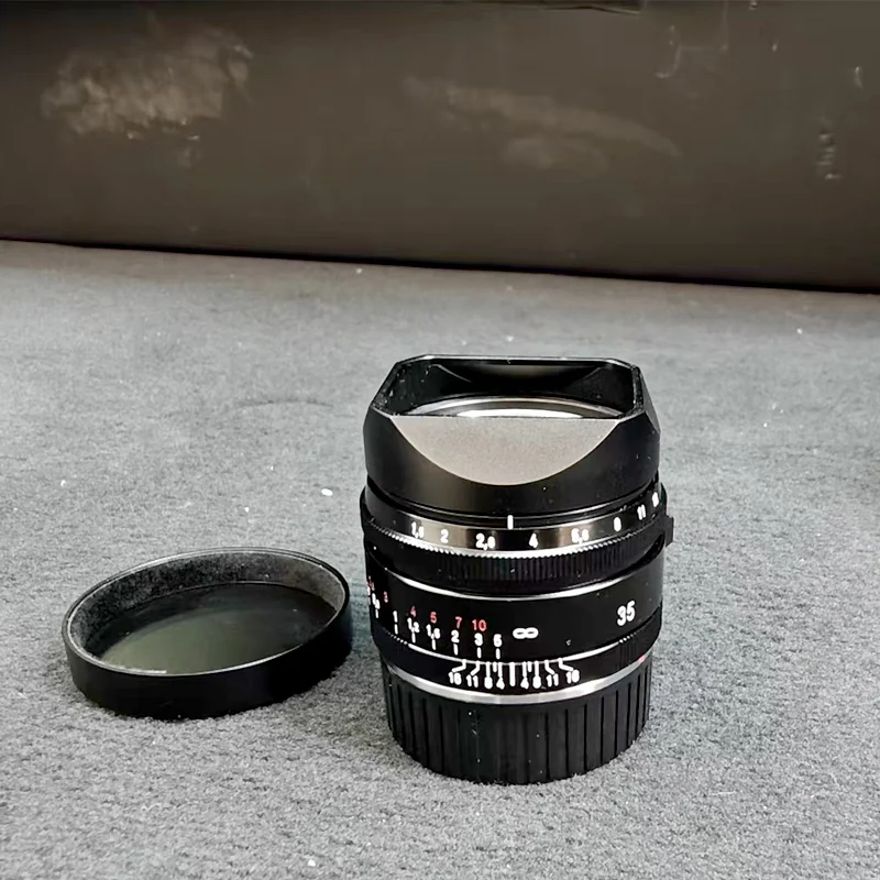 ‌ VOIGTLANDER NOKTON 35mm f1.5用メタルキャップ付きメタルスクエア