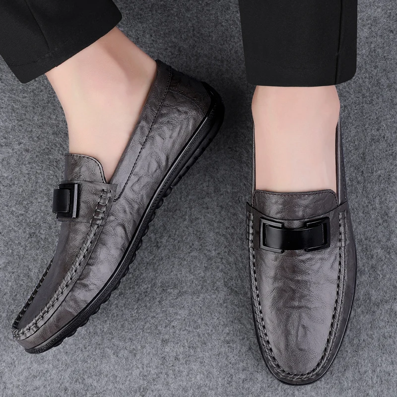 High-quality Punching Loafers Leather Mens Shoes Dress Shoes Slip-on Formal Male Wedding Flats Casual Business Footwear