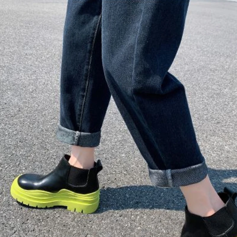 Рисунок 6 - Новые женские джинсы грушевидной формы