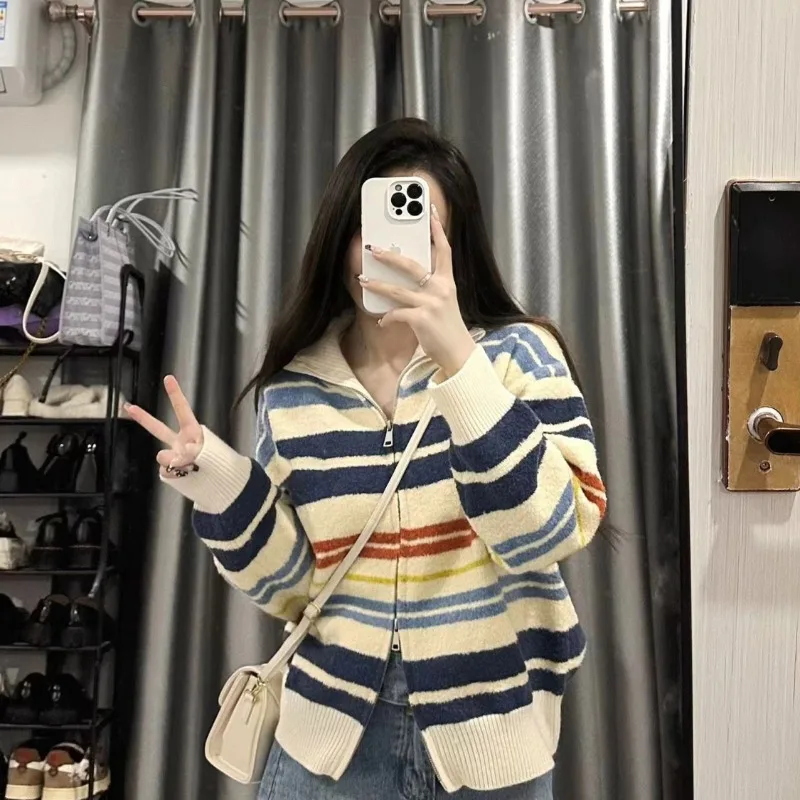 

Japanese contrasting color design stripe zippered cardigan 2023 Spring and Autumn Soft Glutinous Knitted Sweater Cardigan Female