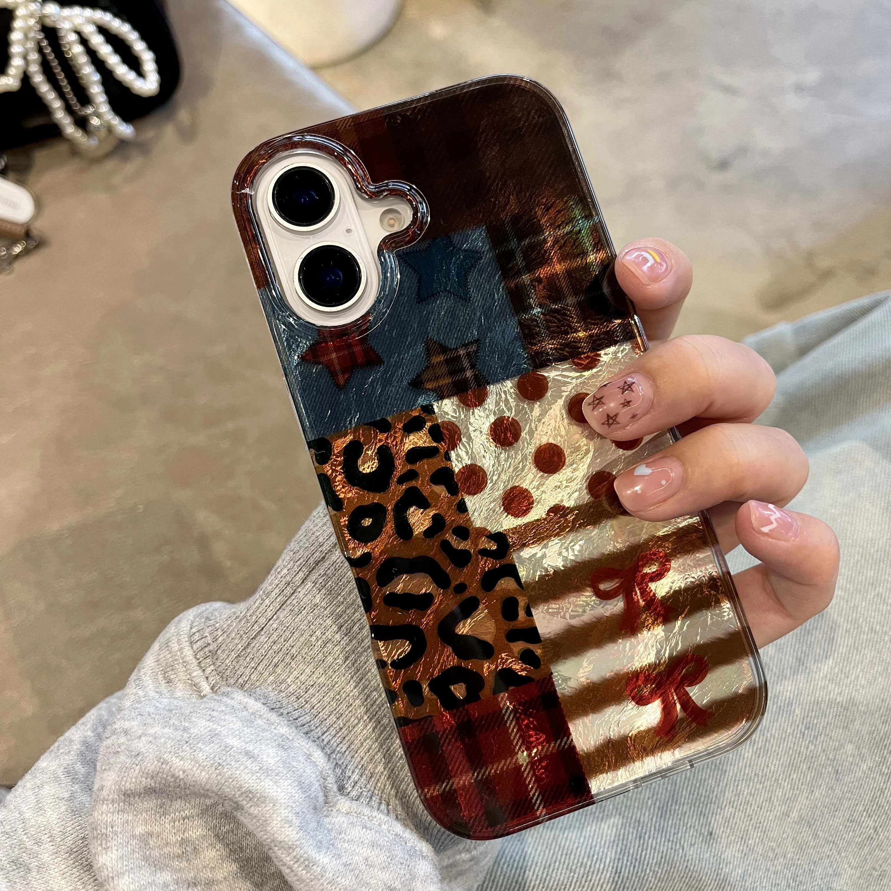 Retro Leopard Textured Phone Case - Stylish Protective Back Cover