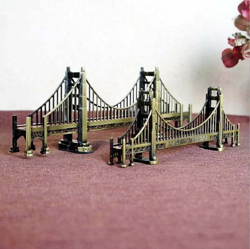 

Metal Golden Gate Bridge Model Building Souvenir USA San Francisco Famous Architecture Model For Friends Gift Home Decor