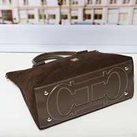 Sac à main en daim léger de luxe pour femmes, nouvelle collection été, couleur unie tendance, grande capacité, sac bandoulière, style rétro, sac à main haut de gamme 6