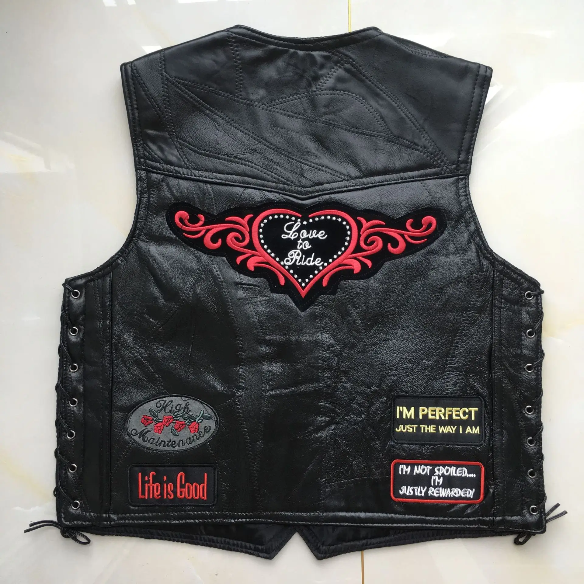 Man Classic Retro Motorcycle Vest Four Seasons Sleeveless Jacket Real Leather Embroidery Badge Splicing Biker Knight Waistcoat