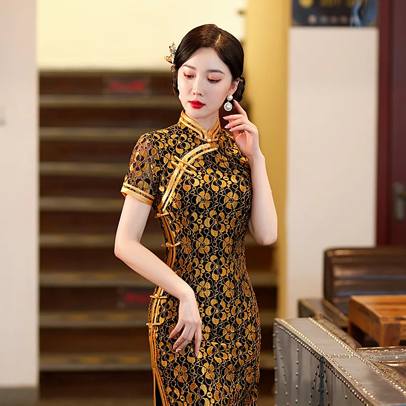 

2022 New Women's Yellow Sexy Cheongsam Lace Hollow Craft Short-sleeved Qipao Stand-up Collar Evening Dress Chinese Style Dress