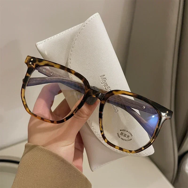Neue modische Lesebrille aus Holz, Anti-Blaulicht-Brille für Damen, optische Hyperopie-Brille mit Holzmaserung für Herren – Detail 6