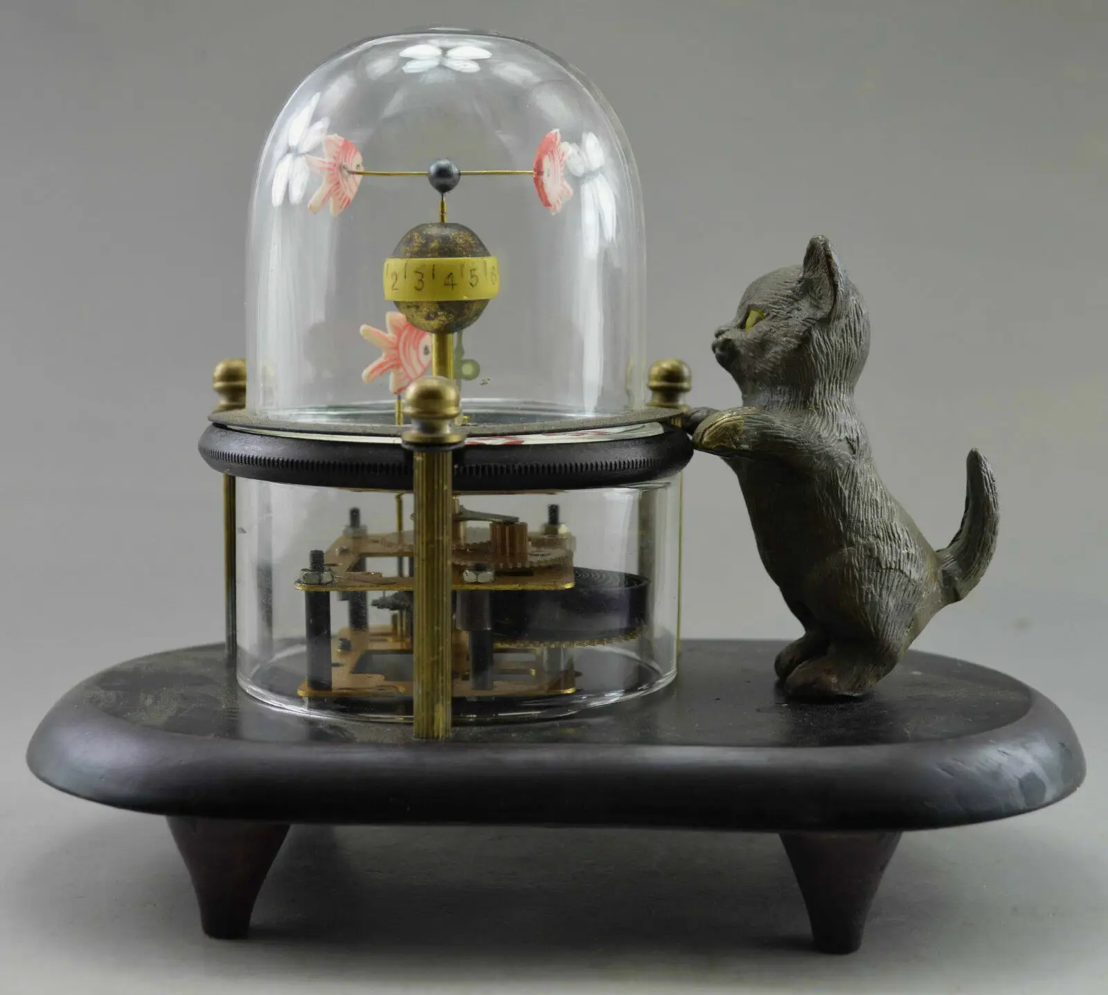 Collectible Decorated Old Handwork Copper Carved Cat Fish Mechanical Table Clock