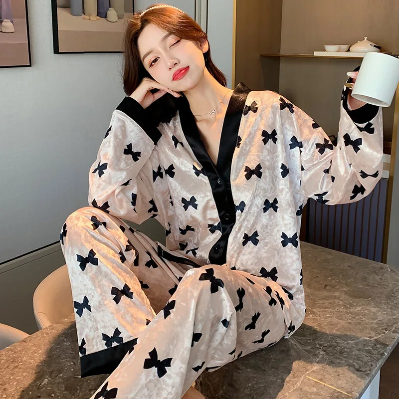 

Ночная рубашка с роскошным принтом, новинка 2023, осенняя Пижама, Женская велюровая одежда для сна, домашняя одежда, рубашка и брюки из 2 предметов, теплая бархатная Пижама для женщин