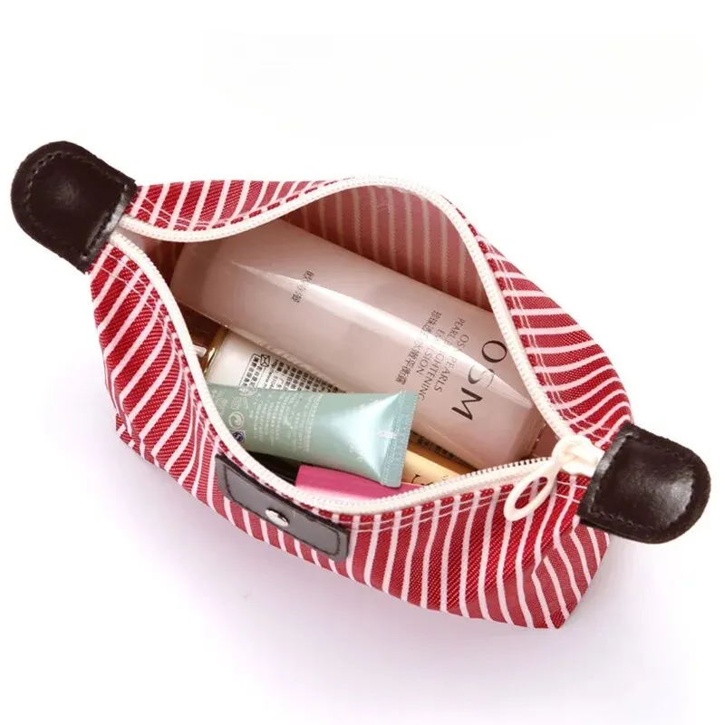 Modische gestreifte Knödel-Make-up-Tasche, faltbare Kulturbeutel, Badhandtasche, Reise-Geldbörse – Detail 5