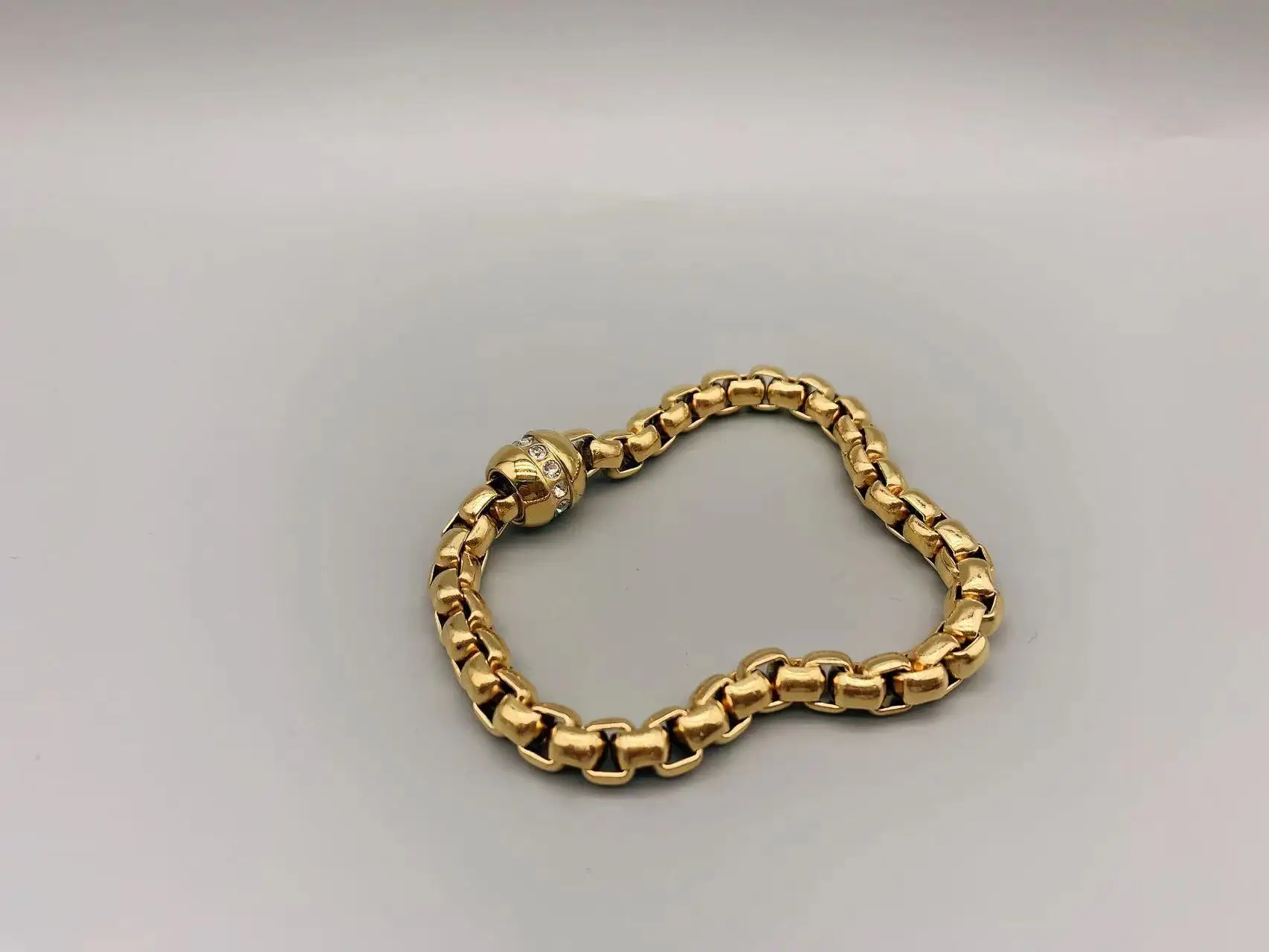 Le Han Jewelry Box Chain Bracelet 18k Gold Plated With Cubic Zirconia Magnet Clasp 8MM