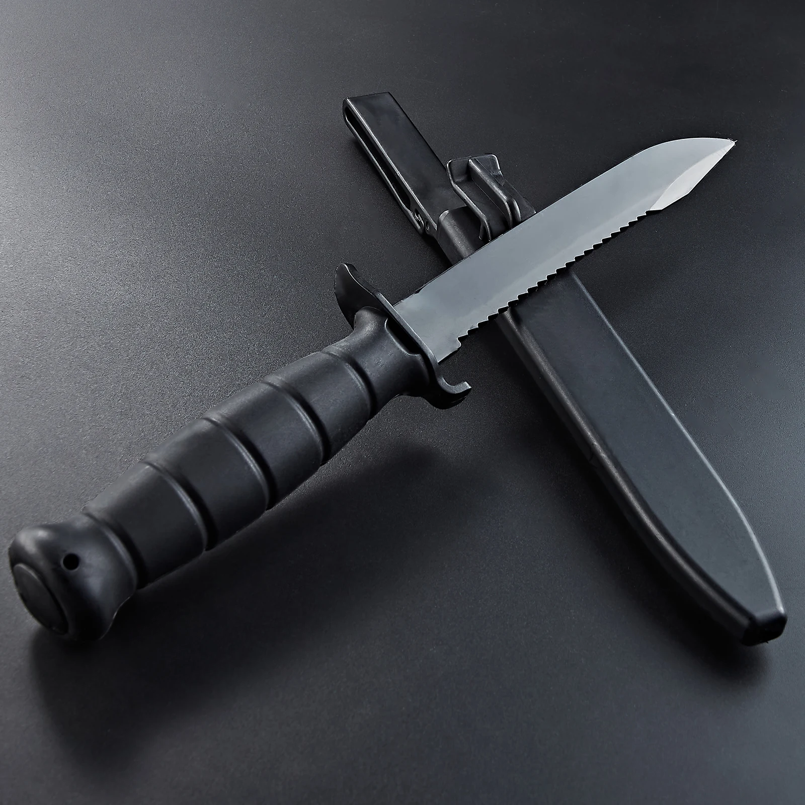 Coltello da allenamento in plastica con manico in nylon e lama in TPE, include fodero, sicuro per addestramento militare, cosplay, oggetti di scena per Halloween