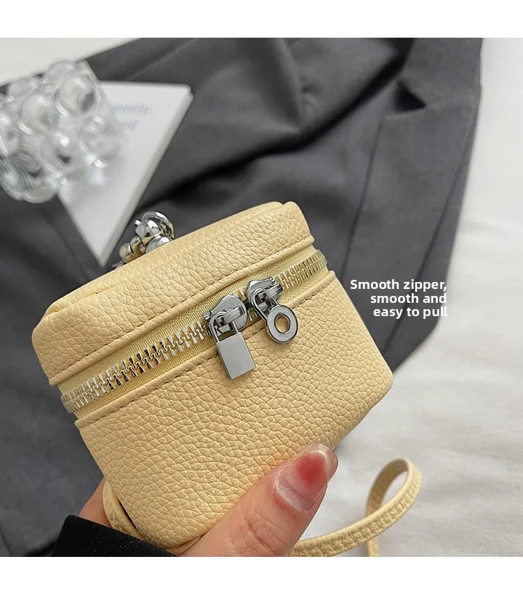 2026 NEU Trendige Luxus-Handytasche: Süße, modische, bonbonfarbene Schultertasche mit Kopfhörerfach und Handschlaufe – Mini-Tasche – Detail 5