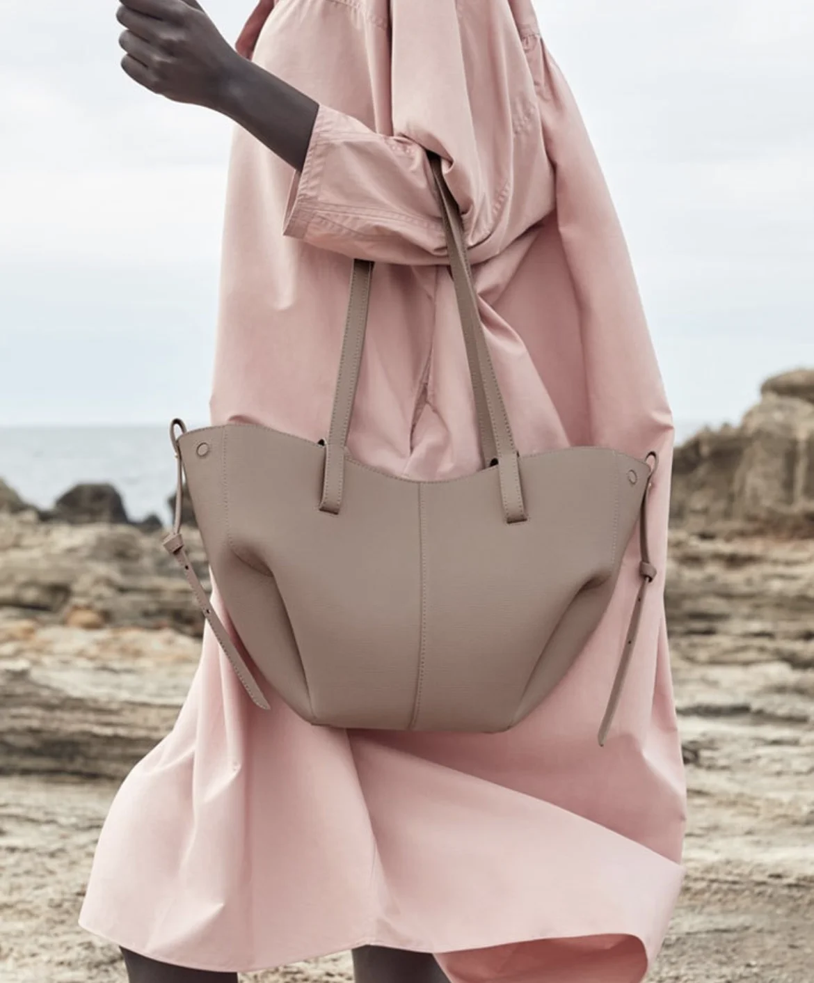 2024 New Small Size Shopping Tote Bags Women Cyme Handbags Genuine Leather Dumpling Bag Camel Shoulder Bag Ladies