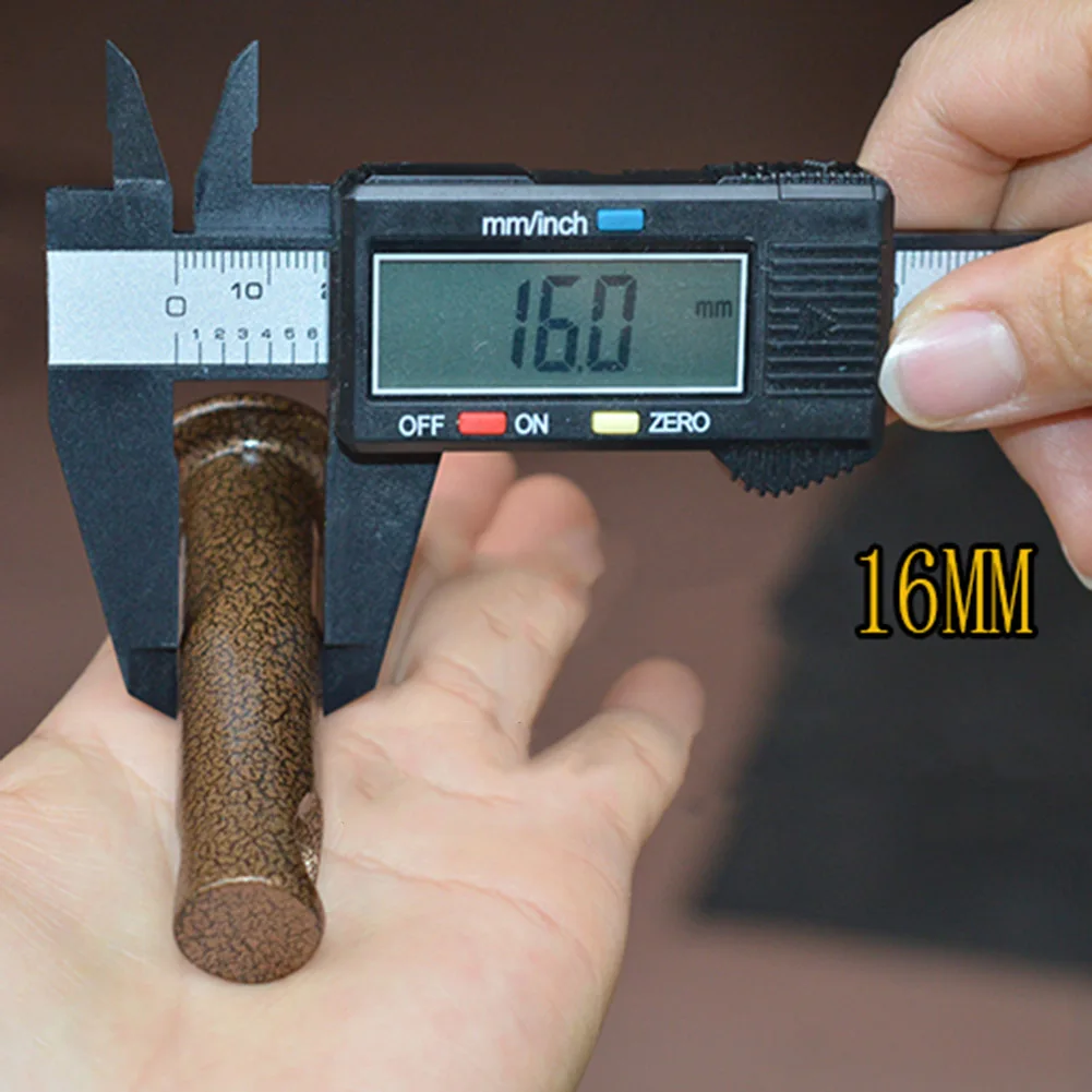 

Простота использования и установки. Подвесной крючок для стульев коричневого цвета.