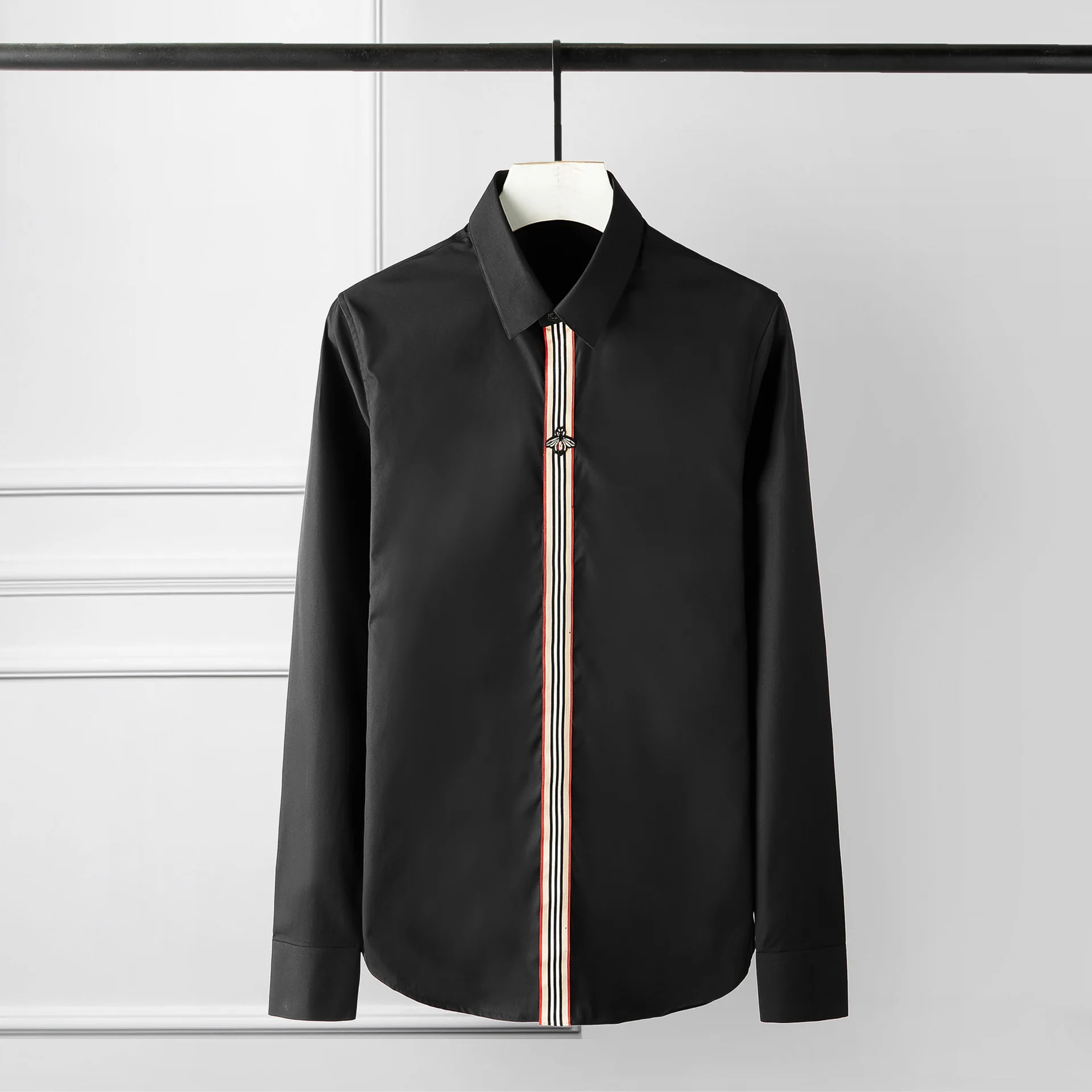 

Spring new product, front placket, woven belt, small honey embroidered logo, long sleeved men's shirt, slim fit